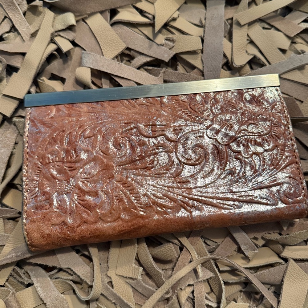 Patricia Nash Floral Embossed Tan Leather Wallet - Picture 2 of 6